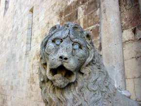 Leone - Portale della Cattedrale di Altamura