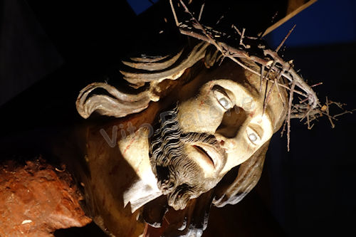 Volto di Cristo con la croce