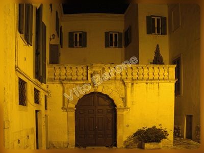 Altamura di sera - claustro Castelli