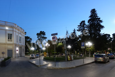 Altamura di sera - piazza Mercadante