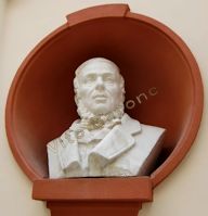 Francesco Saverio Marcadante - busto - Palazzo di Città